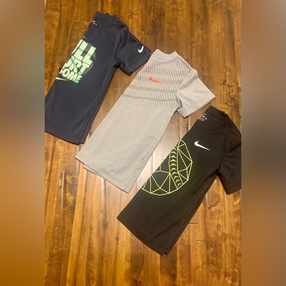 ✔️Nike Dri Fit Top Kids Size 5 (EUC) - Picture 7 of 8